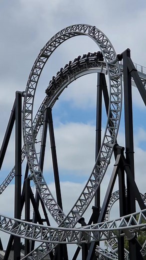 We had an absolute blast at Flamingoland today! Fun variety of coasters, including the 10-Inversion Intamin Sik! The real highlight actually ended up being their gorgeous massive zoo with a cool collection of exhibits and animals. Love being pleasantly surprised like that. - Enjoy this video of the park's newest and biggest coaster: Sik! | Coaster Kings