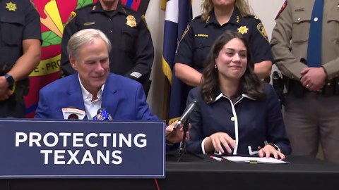 Gov. Abbott announces 'Texas-sized effort' to target repeat violent criminals in Houston area