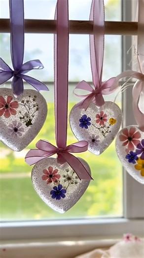 💗 DIY Bioplastic Flower Suncatchers Turn simple kitchen ingredients into soft, glowing suncatchers that look beautiful hanging in a sunny window. This bioplastic craft blends science and creativity, and the pressed flowers make each piece feel one-of-a-kind. Start by mixing water, cornstarch, vegetable glycerin, and white vinegar in a small saucepan until smooth. Heat gently while stirring for a few minutes until the mixture thickens and turns glossy. Once it’s ready, remove it from the heat an