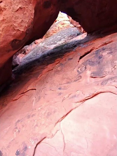 Hiking in beautiful Snow Canyon State Park #hiking #utah #hikingadventures