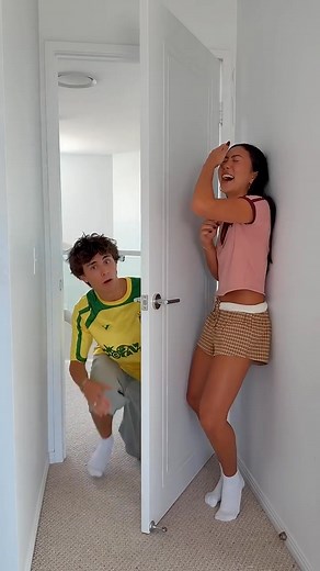 29K views · 387 reactions | BOMB PRINGLE CHALLENGE_ 藍 #shorts | CadelandMia | Facebook