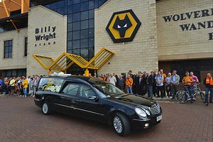 Final farewell for Wolves hero Dave Wagstaffe