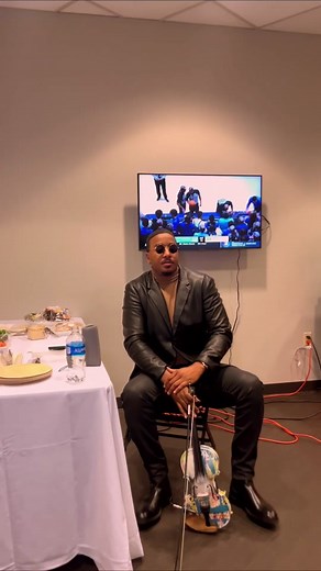 Pre-Show Vibes with Crooner Damien Escobar