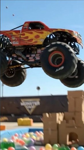 MONSTER TRUCK CRASH! 😱🚛 You Won’t Believe What Happens!