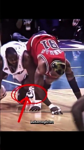 Karl Malone vs Dennis Rodman 🔥 1998 Finals Game 6 Battle! #shorts #nba