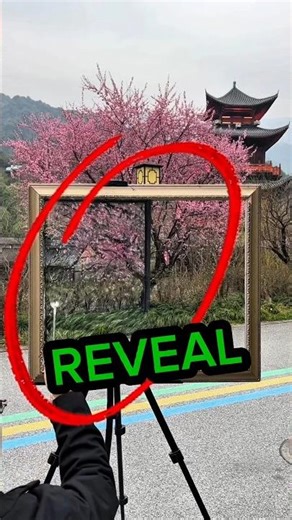 This Hyper-Realistic Painting Breaks Reality