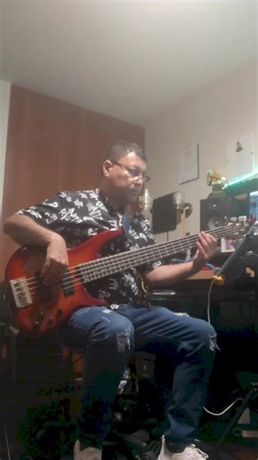 Que Locura Enamorarme de Ti – Maia's Bass Cover