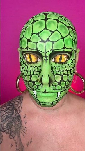 Snake face! 🐍 #bodypaint #facepaint #makeupartist #makeup #makeuptutorial #halloweenmakeup #snake