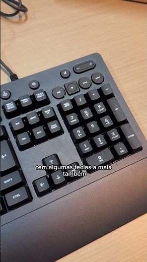 Teclado Gamer Logitech G213 com Layout ABNT2
