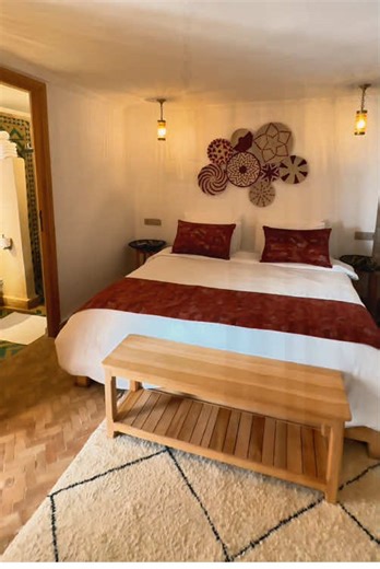 Authentic room in the heart of Fez Medina ✨ 📲 Book via WhatsApp 212 621 62 52 23 #FezMedina #RiadInFes #MoroccoTravel #BoutiqueRiad #VisitMorocco