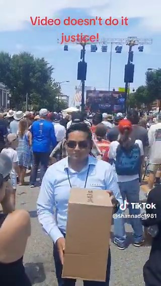 Here’s a reminder of how we feel about Lindsey Graham in South Carolina… (booing him mercilessly).👎🏻We’re all voting for @MarkLynchSC to oust Graham on June 9th!🎉We don’t give a flip about Trump’s endorsement. We can think for ourselves. We’re the ones who have to live with him for 6 more years.