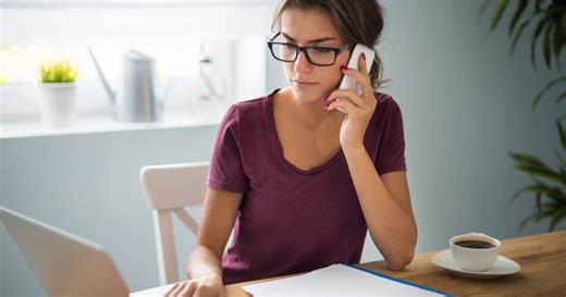 Jak budować mięśnie, siedząc przy biurku? Ortopeda wyjaśnia tajniki treningu izometrycznego