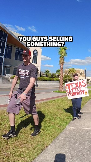 808K views · 10K reactions | Surprising strangers that are out of work ❤️ #love #kindness #strangers #money #blessings #rebuild | Travis Doodles | Facebook