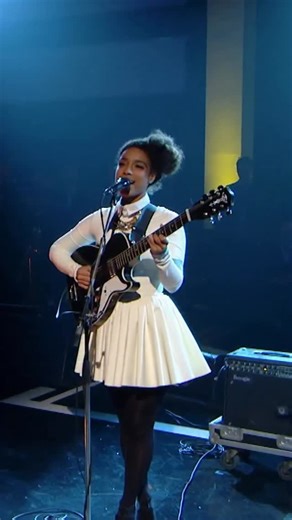 Lianne La Havas on Instagram: "OG Vintage La Havas #soul #singersongwriter #joolsholland #age"