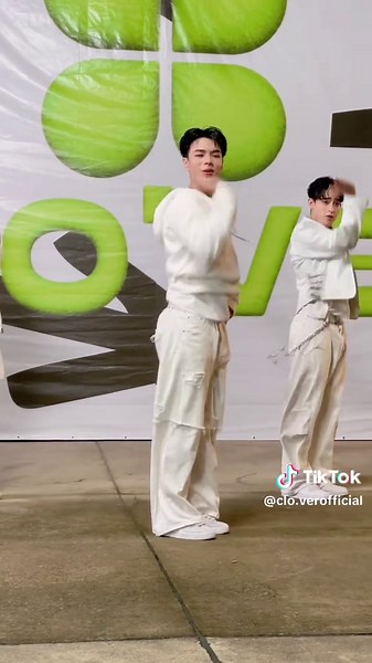 [ FOCUS CAM - AUNGPAO ] @20aungpao คนคุ้นคอย (Next To You) 🍀 🎧 All Streaming Platforms #CLO_VER #คนคุ้นคอยCLO_VER #RISERMUSIC