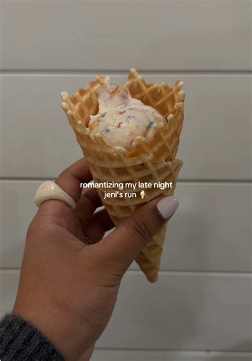 the second i touch down in atlanta, drive me to jeni’s 🍦 #jenisicecream #atlantageorgia #fyp #jenis #aestheticvideos