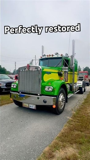 Perfectly restored kenworth w900 a model not an imperfection on it