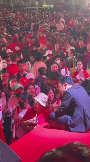 Vibrant colors, an atmosphere of unity, for Thailand 9.