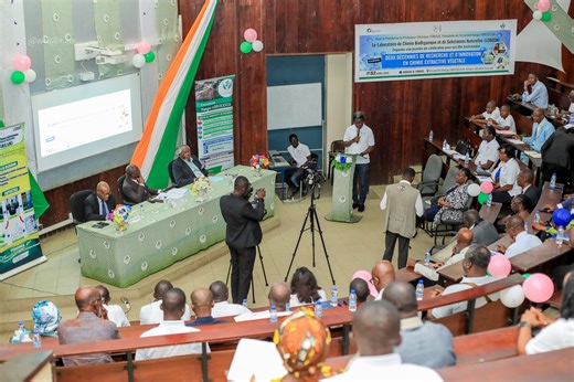 Côte d'Ivoire : Journée de célébration des 20 ans du Laboratoire de chimie bioorganique et de substances naturelles (LCBOSN) - Abidjan.net Photos