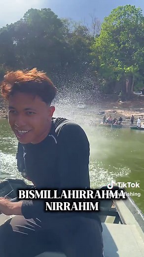 Berkelah di Sungai Gubir: Ikan Besar dan Kenangan