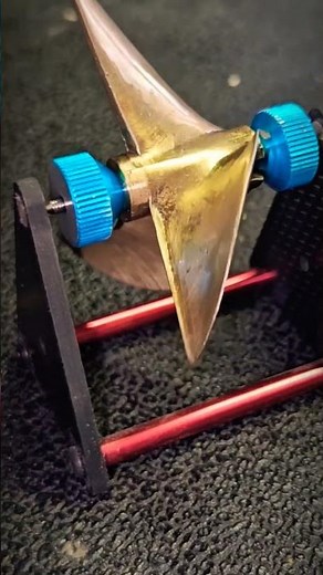 Sharpening and balancing a RC Boat Prop