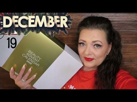VLOGMAS #19 DEC BEAUTY ADVENT CALENDARS AND CHRISTMAS TRADITIONS #makeup #scent #beautycalendars