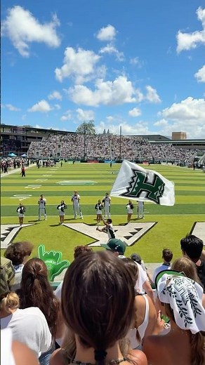 First month of college at the University of Hawaii at Manoa! 🌴