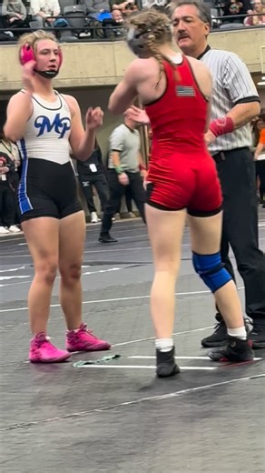 Dealya Collins gives up the first takedown but scores 18 unanswered points and gets the fall to advance to the Finals at 132! | The Wisconsin Wrestler Podcast