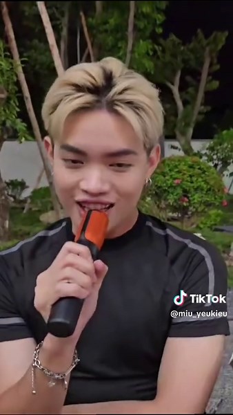 Pháp Kiều Trình Diễn Câu Hứa Chưa Vẹn Tròn