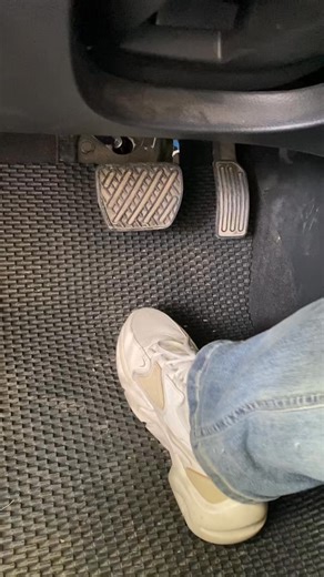 Super simple 5 steps to start a manual car#car #driver #drive #carsoft | LearnCar