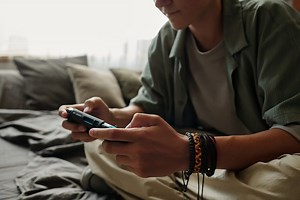 Recommending the manosphere: How algorithms amplify antifeminist masculinities