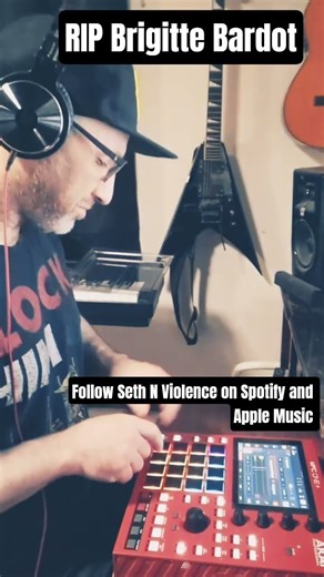 RIP BRIGITTE BARDOT Jammin "Je t'aime.... moi non plus" by Brigitte Bardot & Serge Gainsbourg #mpc