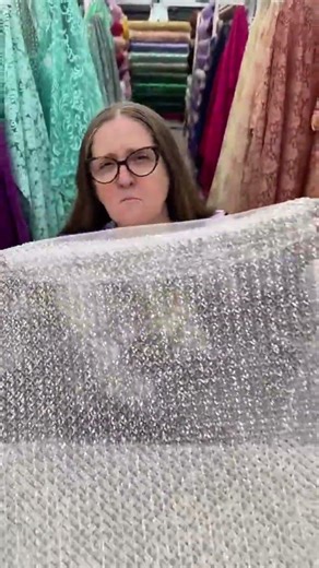 O segredo das Noivas que querem um vestido realmente luxuoso… #ourotextil #noiva #casamento