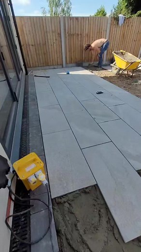 Outdoor Patio Tile Laying Process Explained