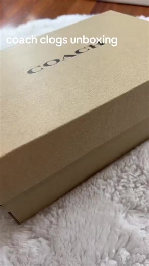 coach clogs unboxing ❤️❤️💯❤️‍🩹💎 LINK IN MY BIO AND YOU CAN SEND ME A DM IF YOU CAN'T FIND IT 🎗️🧣
