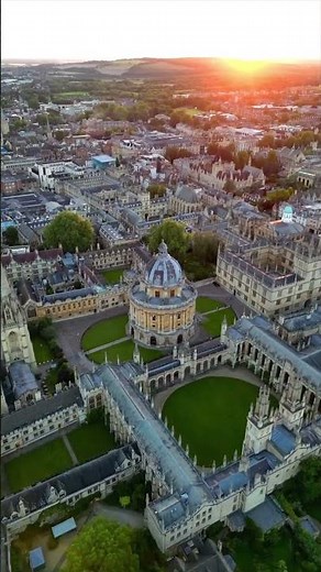 Beautiful View of Oxford University 🎓🇬🇧 | The Most Stunning Campus in the World #universityofoxford