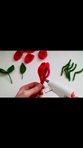 Trying this another way of making rose flower using fuzzy wire 🥰🤗 #handmadecrafts #handmadegifts #artificialflowers #redroses #fuzzycrafts #diycrafts | Joey-Lyn Ancajas