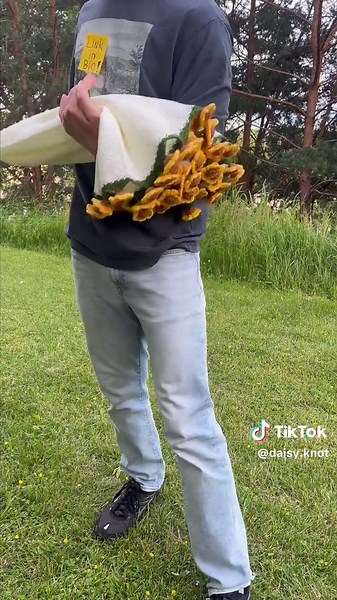 Daisy knot on TikTok