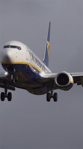 A Windy Arrival Ryanair FR3318 From Wroclaw Boeing 737-8AS EI-GXN Landing at Bournemouth Airport filmed December 2024 #aviation #simonoutandabout #aviationlovers #planespotting #avgeek | Simon Out and About