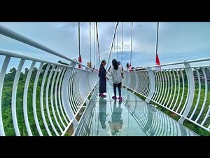 The glass bridge that broke and killed a tourist in Indonesia wasn't even half an inch thick...