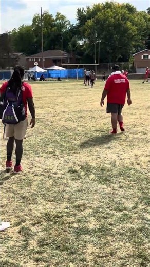 6’3 Termane Eleam ll with a fumble recovery for a touchdown