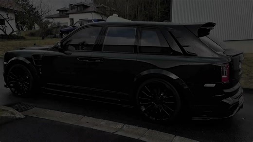 Exploring the Luxury of Rolls-Royce Cars