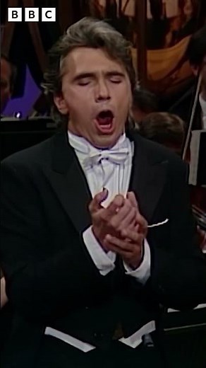 Dmitri Hvorostovsky with his show-stopping performance of 'O Carlo ascolta' in the 1989 finale