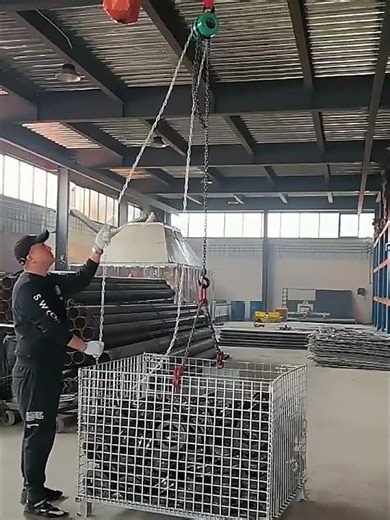 Use of manual hoist