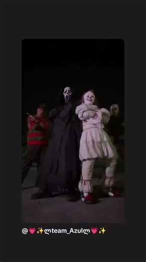 bailando los personajes de cada película 😳😅