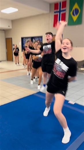 Last week I had an incredible practice with Mason Varsity! Watching this team continue to climb and evolve has been amazing. Their talent is undeniable, but it is their dedication and commitment that truly sets them apart. So excited to see what this team continues to build! Love you all! @masoncheerleading | World Cheer Exchange