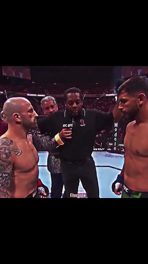 Alexander Volkanovski vs Yair Rodriguez #ufc298 #ufc #ufcfighter #foryou #fyp #volk #conermcgregor🇮🇪💪