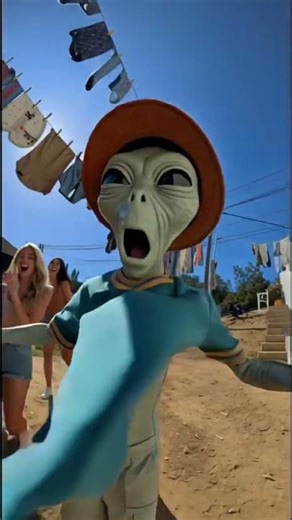 He Tried to Do Laundry on Earth 🧺👽 | Alien Daily Life #AlienDailyLife #FunnyAliens