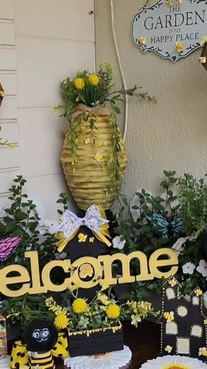 Super fun Dollar Tree inspired Bee/Spring home decor DIY. For more crafting video tutorials, check out my crafting YouTube channel, Crafting in Mimi's World. A direct channel link is in my Linktree in my bio. 🐝🐝🐝 @dollartree . . . . Like Save & Follow for more @mimis_world.mm5 . . . . #reels #dollartree #bee #beedecor #porchdecor #gardendecor #homedecorideas #homediyonabudget #makersgonnamake #homediyprojects #diyhomedecor #craftinghacks #craftingonabudget #craftingcommunity #craftingtutorial