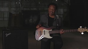 Sube el volumen o ponte los cascos y disfruta con esta demo del Rumble Stage 800 con Freddie Washington, el que fuera bajista de colosos como Herbie Hancock, Michael Jackson, Steely Dan, B.B. King, entre otros. 🎶 http://bit.ly/RumbleBass | Fender